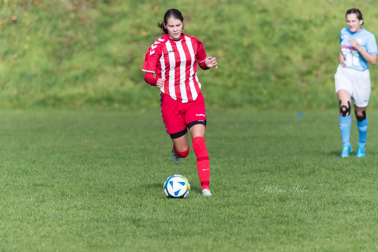 Bild 344 - wBJ TuS Tensfeld - SV Fortuna St. Juergen